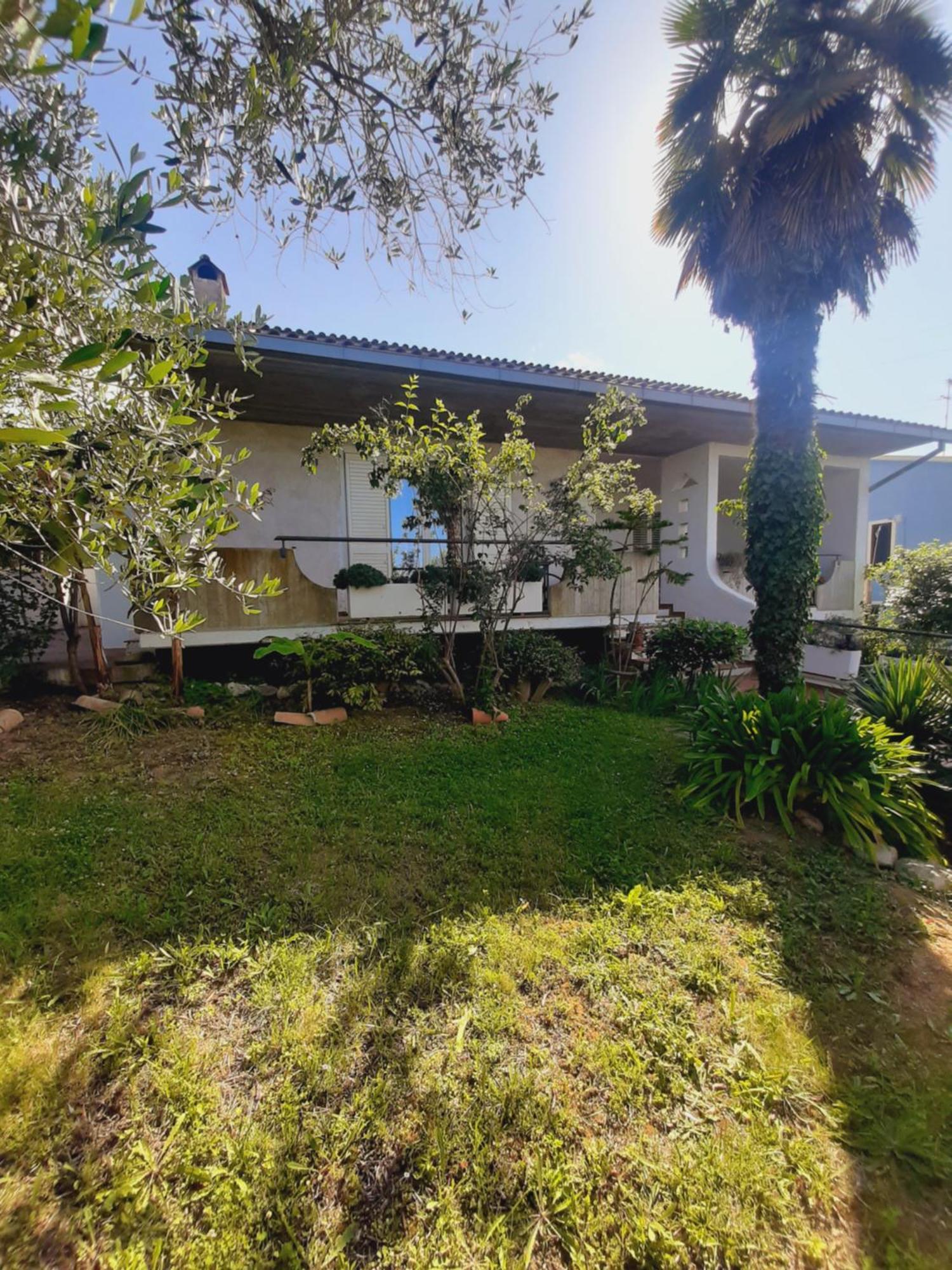 Villa In Collina Vista Mare Roseto Degli Abruzzi Exterior photo